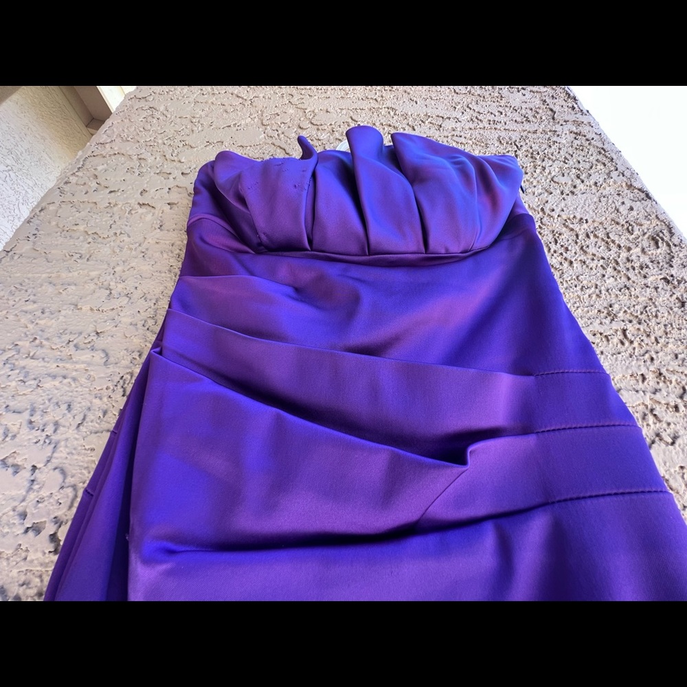 SIZE 4 BETSY & ADAM FORMAL DRESS